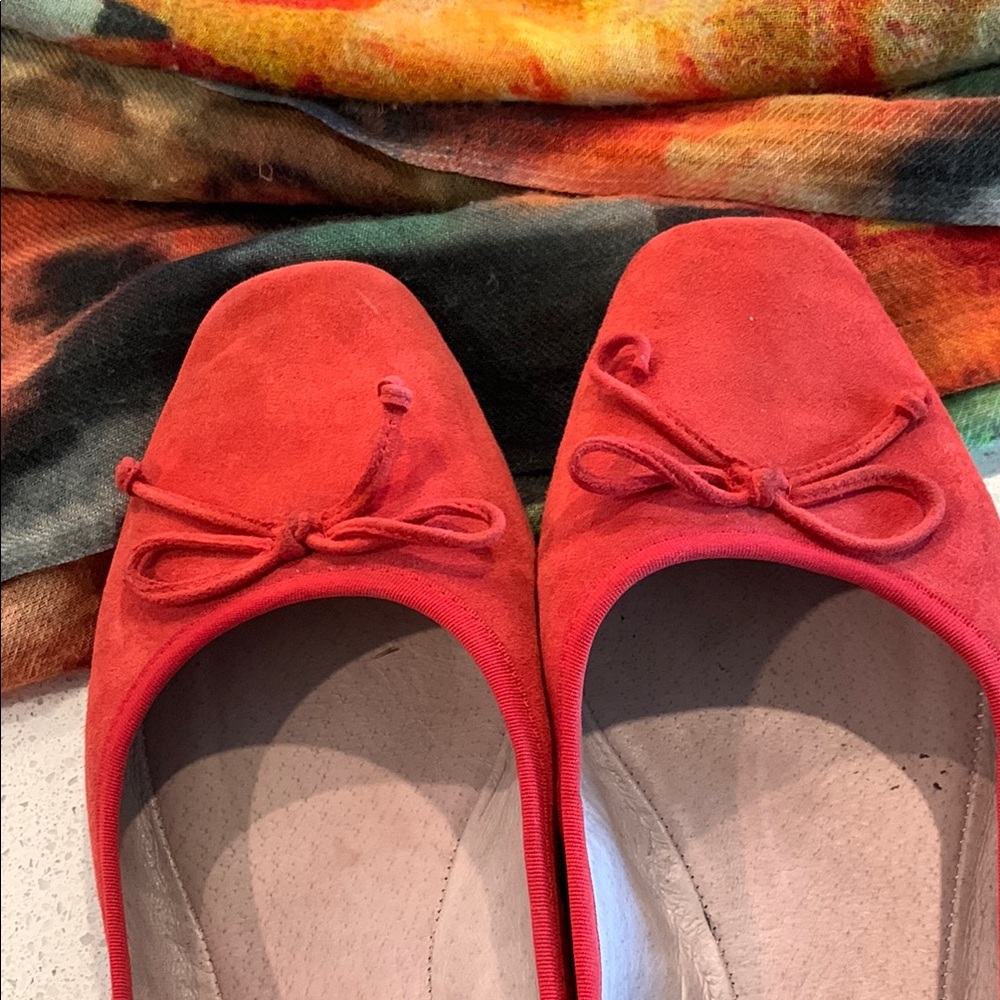 Women's Red Ballet Flats - Picture 7 of 12